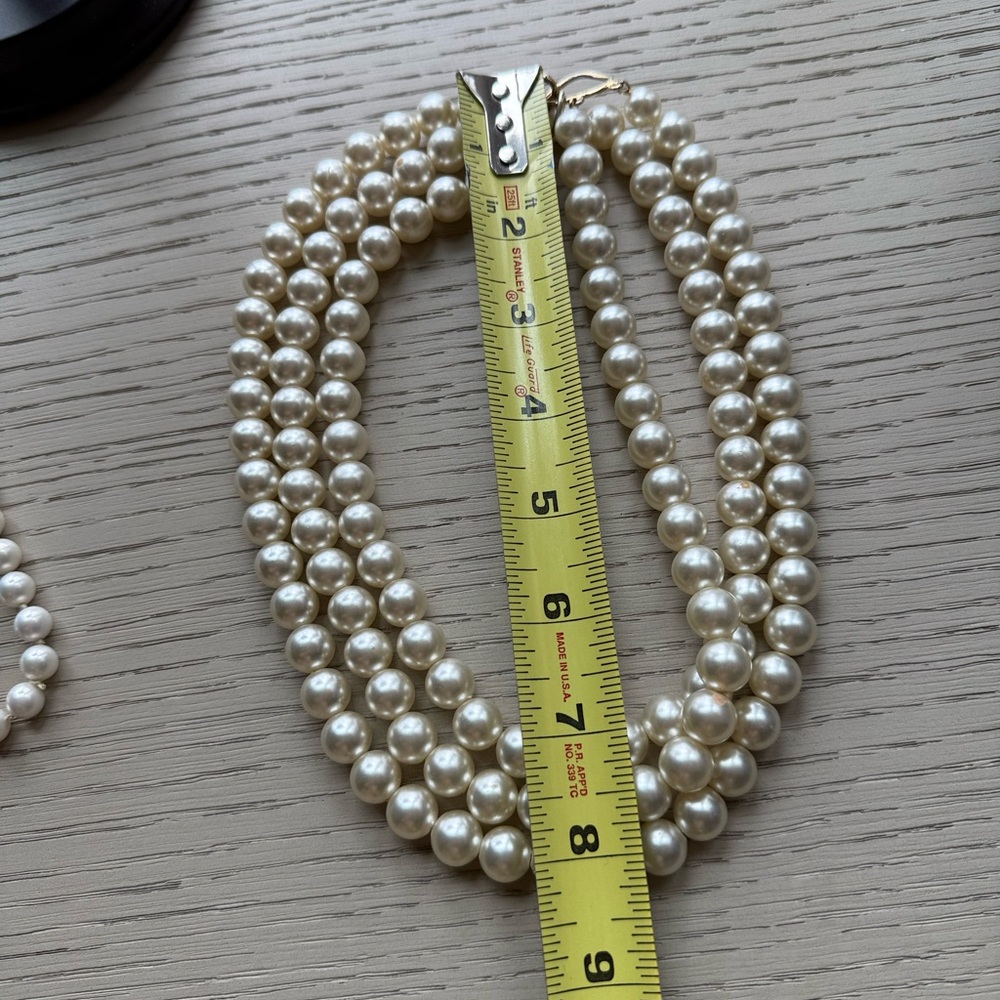 Elegant Cream Three Strand Faux Pearl Necklace Choker - Picture 5 of 5